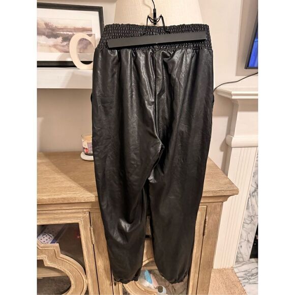 C58 Commando NWT Faux Leather Smocked Joggers Women’s Size Small - Picture 7 of 11